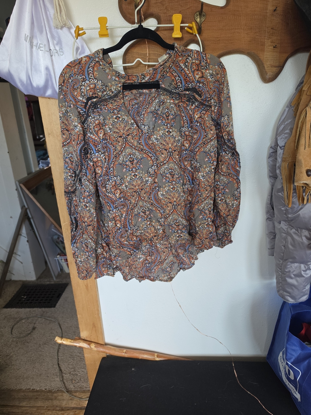 gimmicks by BKE Paisley Print Blouse in Rust, Navy, Cream